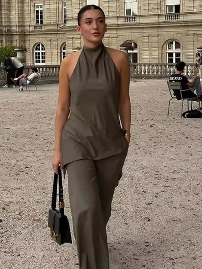 Top med halterneck og lige bukser til kvinder