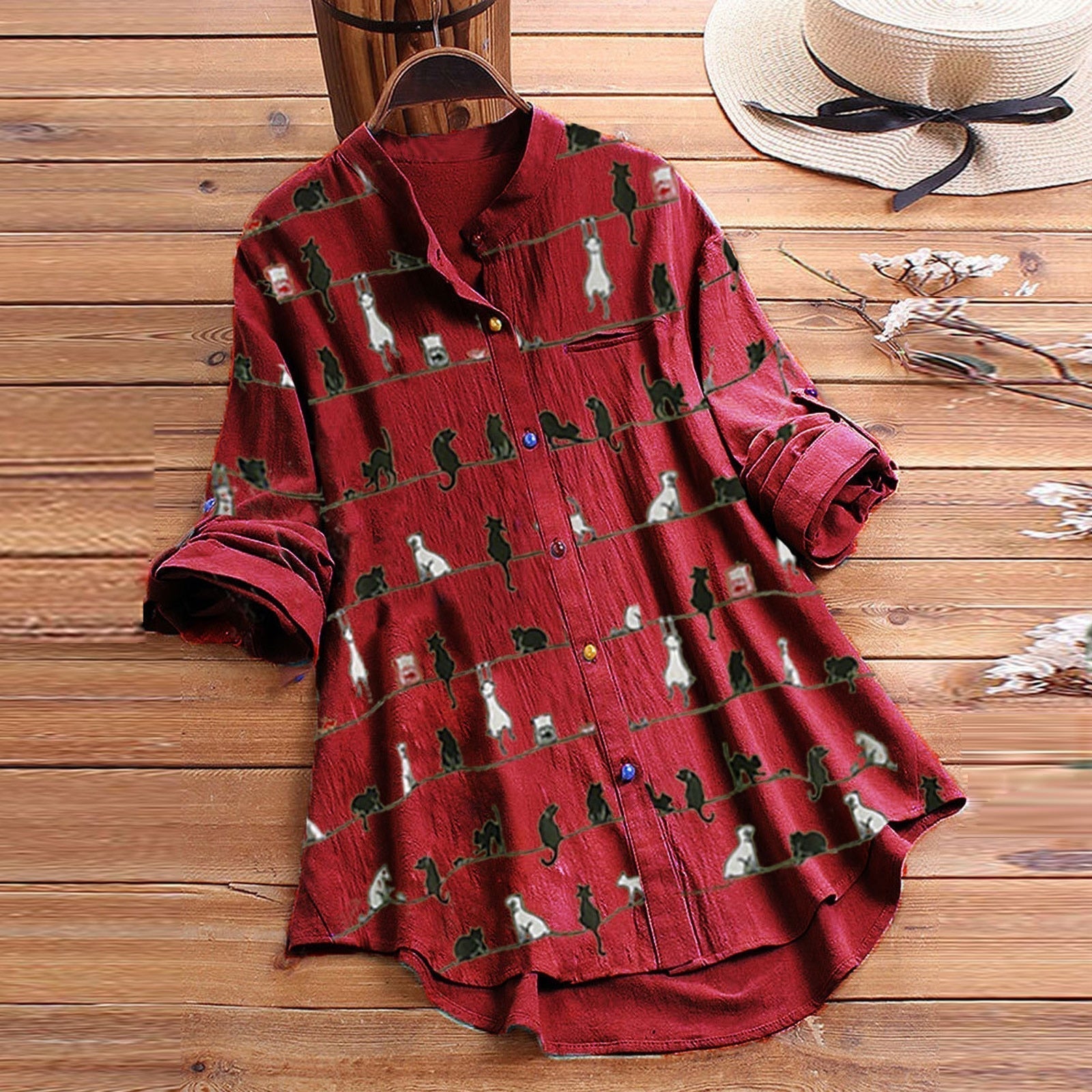 Damebluse med kattemotiv og knaplukning 5