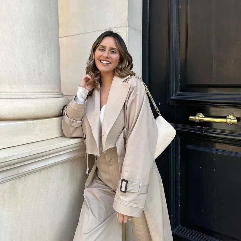 Kvinders Kort Trenchcoat i Klassisk Stil 4