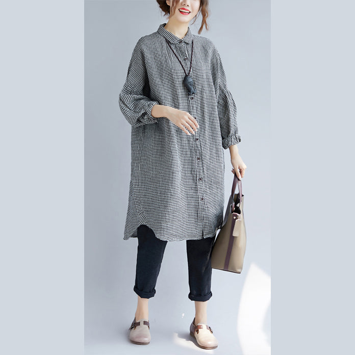 Kvinders Oversize T-shirt med Plaid Mønster og Nedfoldet Krave 3