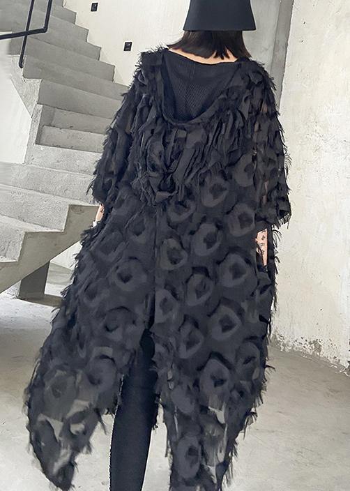 Kvinders Sort Lang Maxi Kjole med Fjer og V-Hals i Chiffon 4