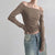 Ensfarvede langærmede off shoulder-toppe